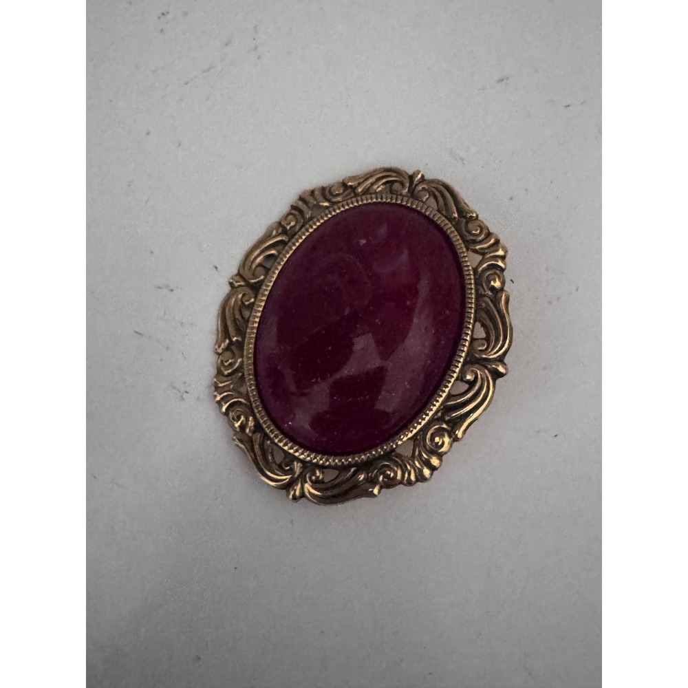 Vintage Gold Tone Ornate Filigree Red Cabochon Oval Brooch Pin Victorian Style
